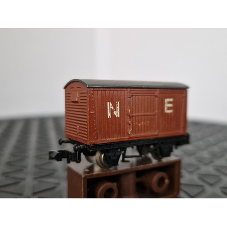 Graham Farish North Eastern red bauxite box van